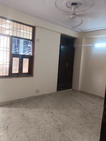 Room in 3 BHK Builder Floor at Khirki Extension – for Rent