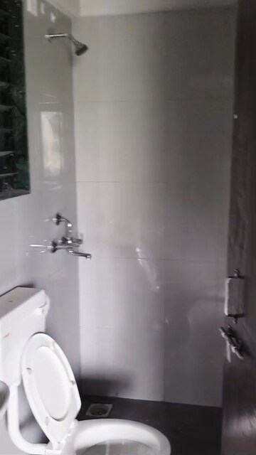 Bathroom in 1 BHK Apartment at Highland Pearl, Thane West – for Rent