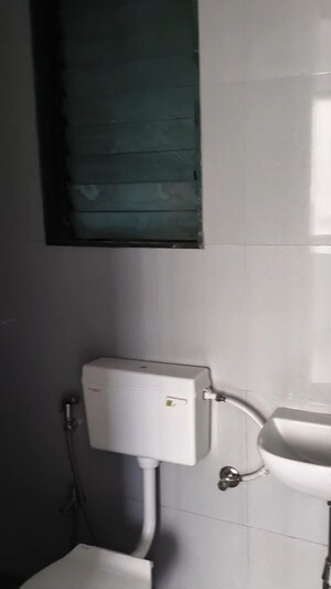 Furnished Amenities in 1 BHK Apartment at Highland Pearl, Thane West – for Rent