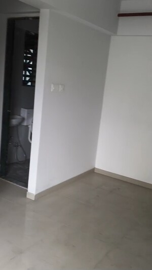 Room in 1 BHK Apartment at Highland Pearl, Thane West – for Rent