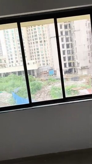 Swimming Pool in 1 BHK Apartment at Highland Pearl, Thane West – for Rent