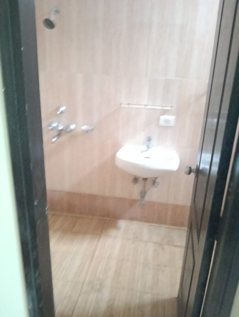 Bathroom, aditya-world-city 2.5 Bedroom 1377 Sq.Ft. Builder Floor In Shahpur Bamheta Ghaziabad 9325767