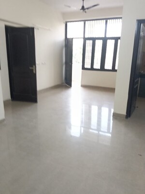 Room in 2.5 BHK Builder Floor at Aditya World City, Shahpur Bamheta – for Rent