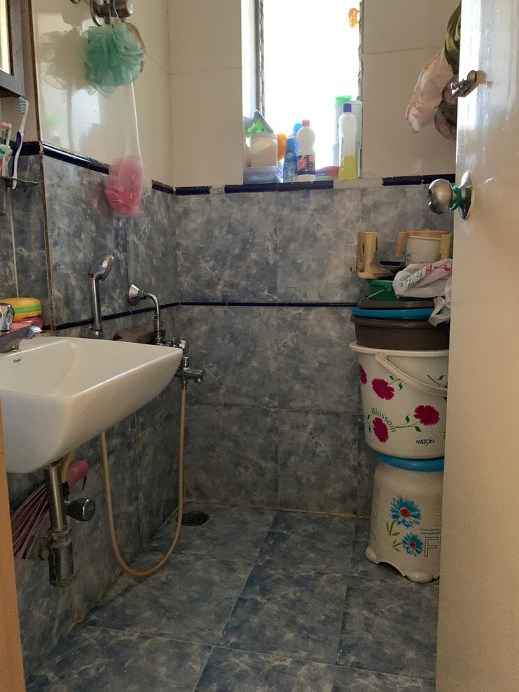 Bathroom, kukreja-sai-deep 1 Bedroom 546 Sq.Ft. Apartment In Chembur Mumbai 9325760