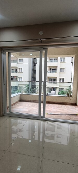 Room in 2 BHK Apartment at Greenmark Mayfair Apartments, Tellapur – for Rent