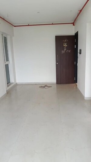 Room in 1 BHK Apartment at Dosti Oro 67, Kandivali West – for Sale