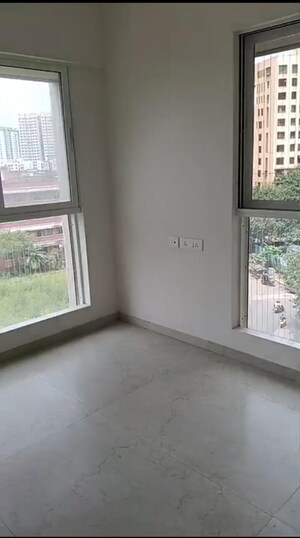 Room in 1 BHK Apartment at Dosti Oro 67, Kandivali West – for Sale
