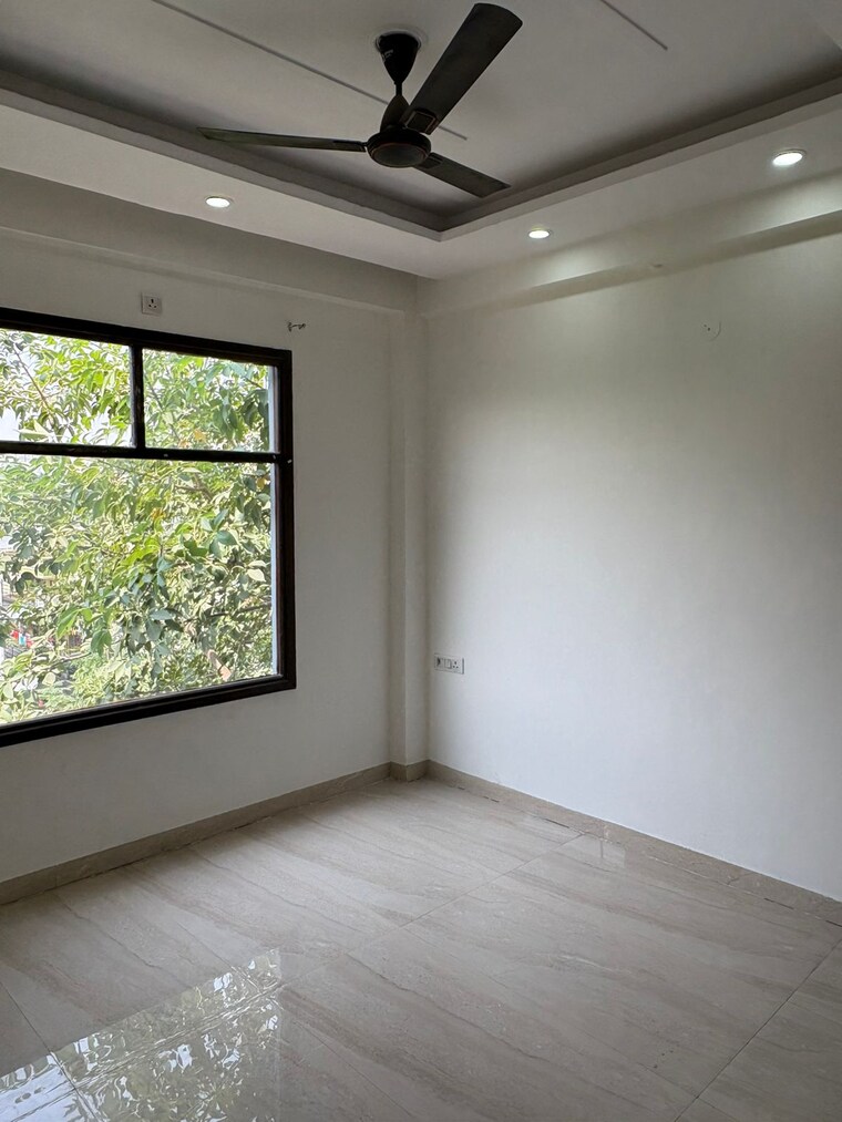 Room, palam vihar 3 Bedroom 1400 Sq.Ft. Builder Floor In Palam Vihar Gurgaon 9325774