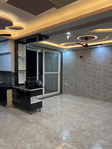 Gym in 3 BHK Builder Floor at Sector 5 – for Rent