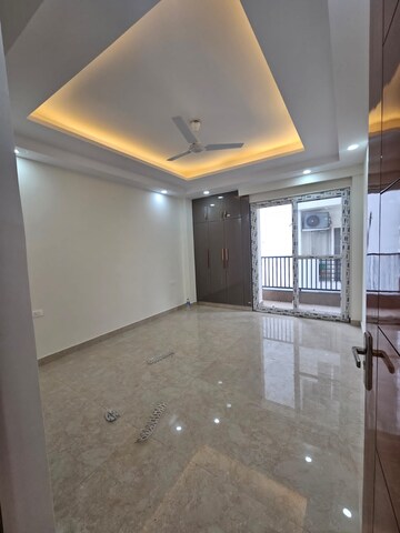 Room in 3 BHK Builder Floor at Ameya Sapphire 57, Sector 57 – for Rent