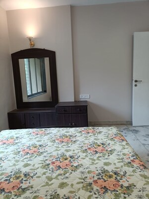 Bedroom in 2 BHK Apartment at Sai Samman, Chembur – for Rent