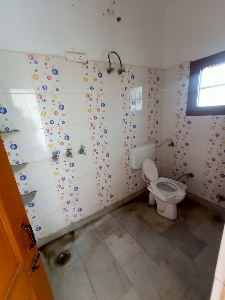 Bathroom, sector 8 3 Bedroom 1860 Sq.Ft. Independent House In Sector 8 Panchkula 9325812