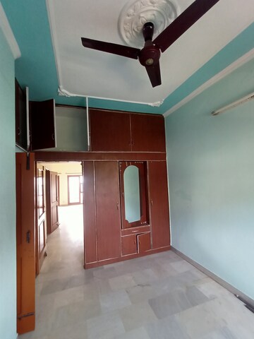 Room in 3 BHK Independent House at Sector 8 – for Rent