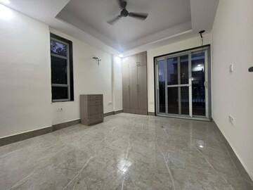 Room in 3 BHK Builder Floor at M3M Atrium, Sector 57 – for Rent