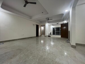 Room in 3 BHK Builder Floor at M3M Atrium, Sector 57 – for Rent