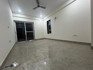 Room in 3 BHK Builder Floor at M3M Atrium, Sector 57 – for Rent