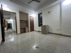 Room in 3 BHK Builder Floor at M3M Atrium, Sector 57 – for Rent