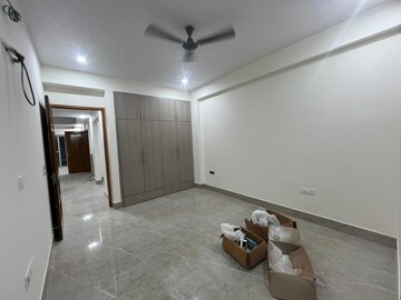 Room in 3 BHK Builder Floor at M3M Atrium, Sector 57 – for Rent