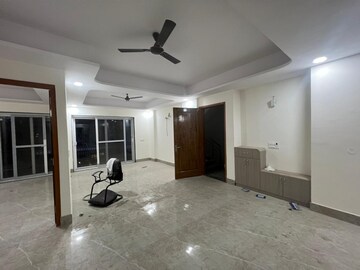 Room in 3 BHK Builder Floor at M3M Atrium, Sector 57 – for Rent