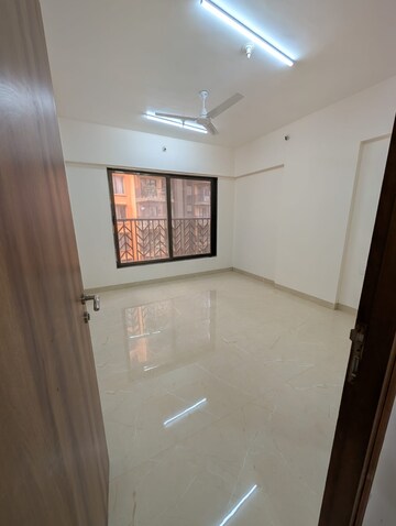 Bedroom in 3 BHK Apartment at Majestic Amarjyoti CHS, Chembur – for Rent