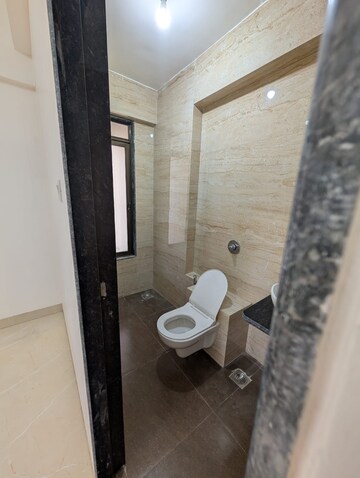 Bathroom in 3 BHK Apartment at Majestic Amarjyoti CHS, Chembur – for Rent