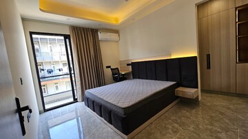 Bedroom in 3 BHK Builder Floor at Gold Souk Mall, Sector 43 – for Rent