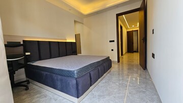 Bedroom in 3 BHK Builder Floor at Gold Souk Mall, Sector 43 – for Rent