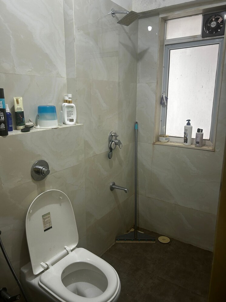 Bathroom, devnani-kailasa 2 Bedroom 910 Sq.Ft. Apartment In Chembur Mumbai 9325850