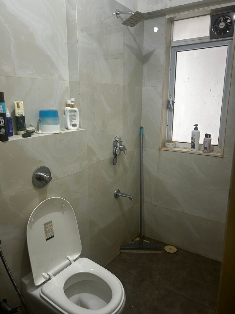 Bathroom, devnani-kailasa 2 Bedroom 910 Sq.Ft. Apartment In Chembur Mumbai 9325850