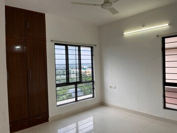 Room in 3 BHK Apartment at DTC Southern Heights, Joka – for Rent