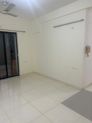 Room in 2.5 BHK Apartment at New Front Anjor, Baner – for Rent