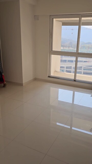 Room in 1 BHK Apartment at Raunak Bliss, Ghodbunder Road – for Rent