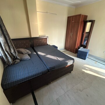 Bedroom in 1 BHK Builder Floor at Kotla Mubarakpur – for Rent