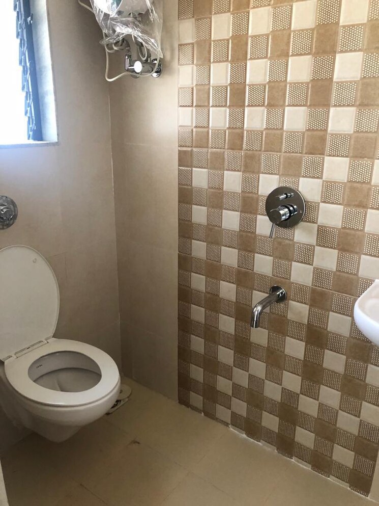 Bathroom, raunak-heights 1 Bedroom 405 Sq.Ft. Apartment In Ghodbunder Road Thane 9325957