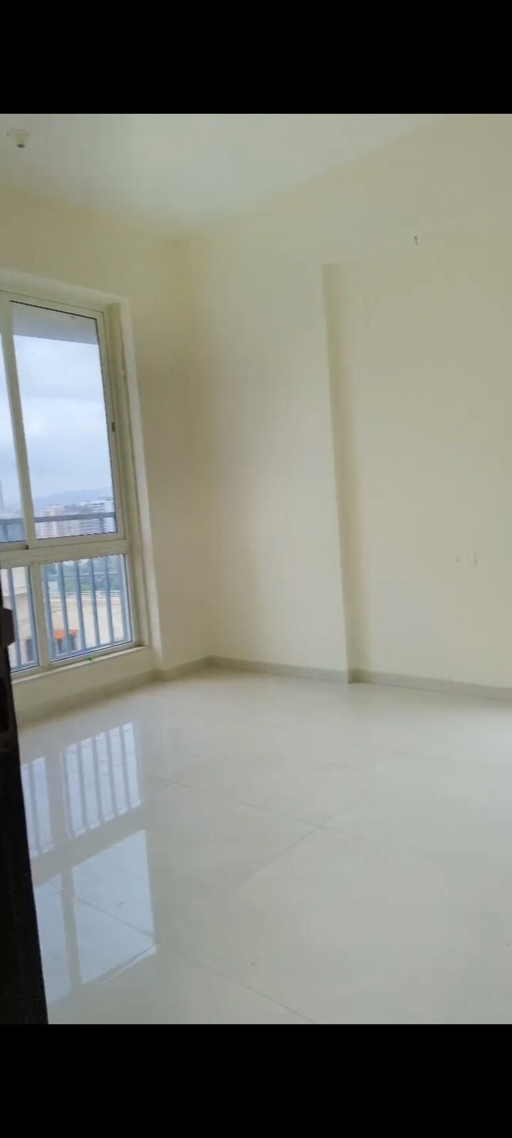 Room, malad west 4 Bedroom 1600 Sq.Ft. Apartment In Malad West Mumbai 9326001