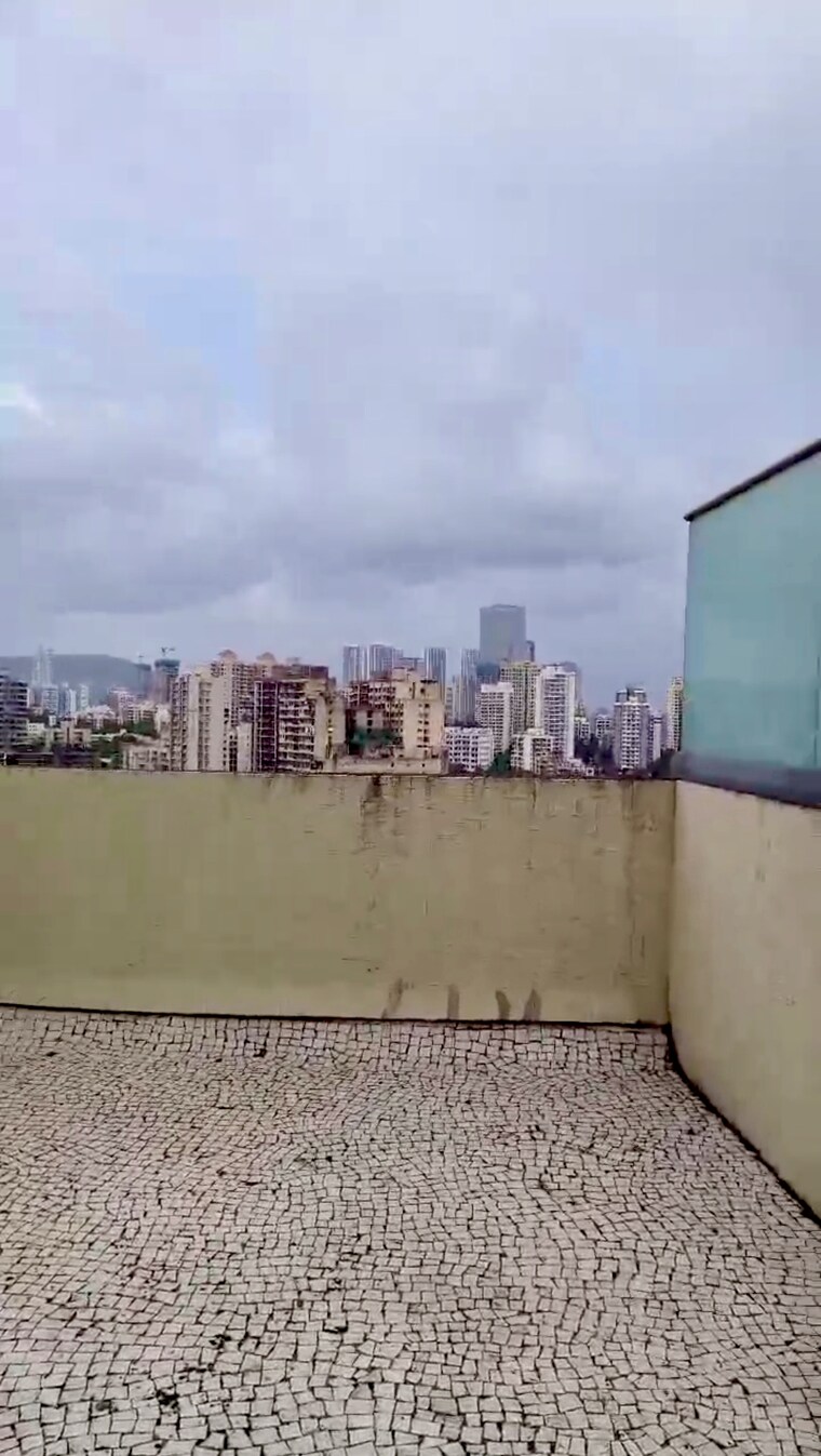 Terrace, malad west 4 Bedroom 1600 Sq.Ft. Apartment In Malad West Mumbai 9326001