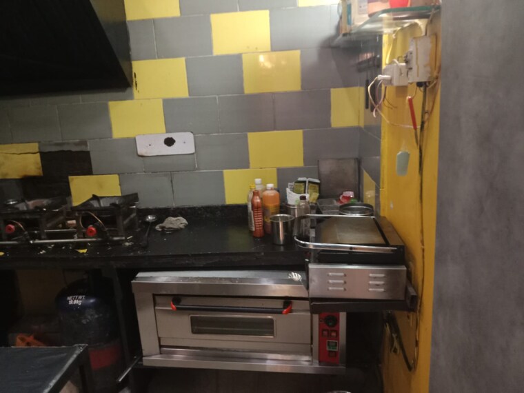 Kitchen, katora talab Commercial Shop 450 Sq.Ft. In Katora Talab Raipur 9326007