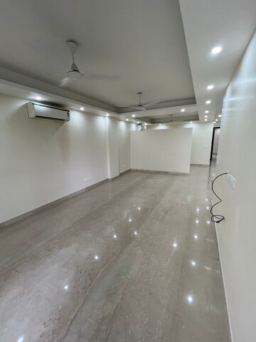 Furnished Amenities in 4 BHK Builder Floor at Friends Colony – for Rent