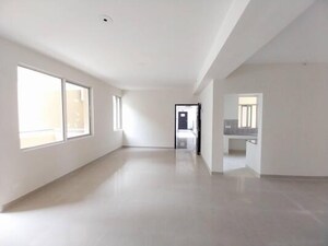 Room in 3 BHK Apartment at Sare Crescent Parc, Sector 92 – for Sale