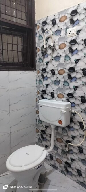 Bathroom in 1.5 BHK Builder Floor at Mayur Vihar – for Rent