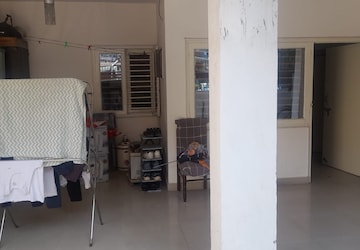 Living Room in 3.5 BHK Apartment at Mayur Vihar – for Rent