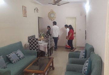 Living Room in 3.5 BHK Apartment at Mayur Vihar – for Rent
