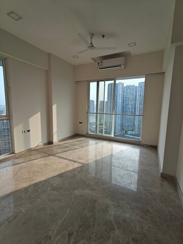 Room in 2.5 BHK Apartment at Ariha One08, Goregaon West – for Rent