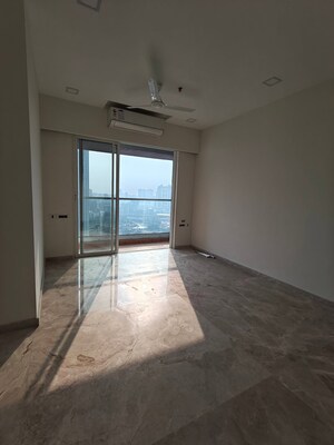 Room in 2.5 BHK Apartment at Ariha One08, Goregaon West – for Rent