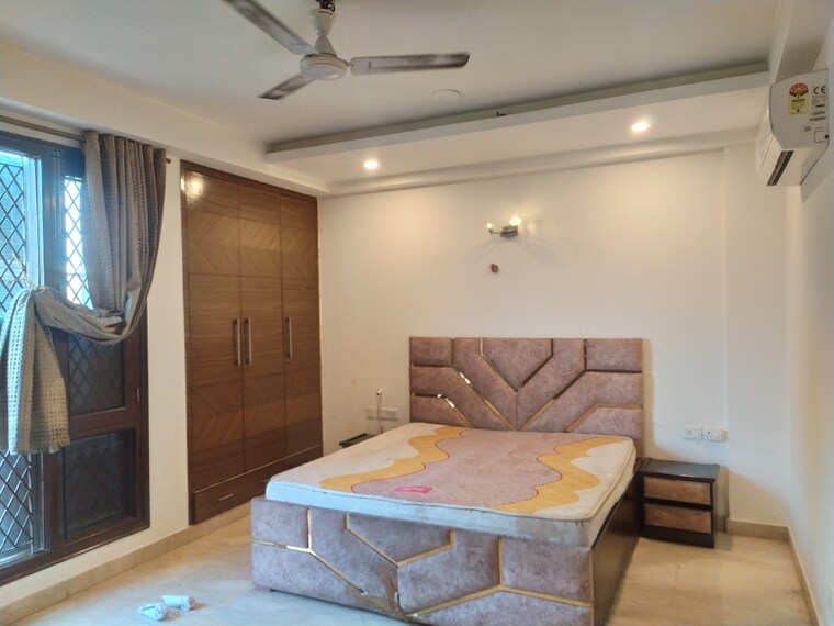 Master Bedroom, greater kailash i 3 Bedroom 3000 Sq.Ft. Builder Floor In Greater Kailash I Delhi 9326171