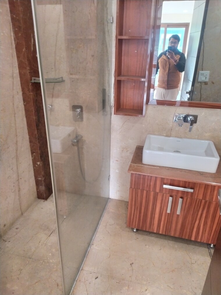 Attached Bathroom, greater kailash ii 3 Bedroom 2350 Sq.Ft. Builder Floor In Greater Kailash ii Delhi 9326172