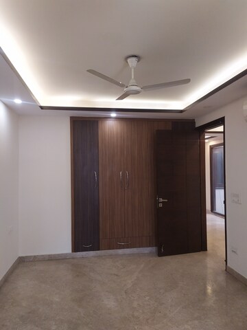 Master Bedroom in 3 BHK Builder Floor at Greater Kailash ii – for Rent