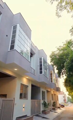 4 BHK Villa For Sale in Mansarovar Extension