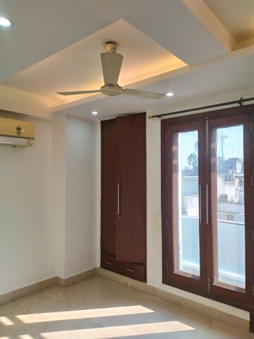 Master Bedroom in 3 BHK Builder Floor at Greater Kailash I – for Rent