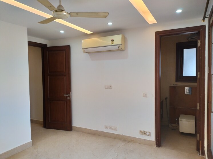 Master Bedroom, greater kailash i 3 Bedroom 2000 Sq.Ft. Builder Floor In Greater Kailash I Delhi 9326180
